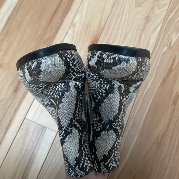 MADDEN GIRL DAFNII SNAKESKIN CHUNKY BLOCK HEEL ANKLE BOOTS BOOTIES SIZE 7M - Picture 9 of 9